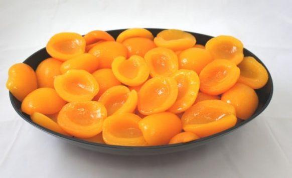 Natural Peeled Apricots In Light Syrup